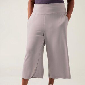 Athleta SEASOFT WIDE CROP PANT